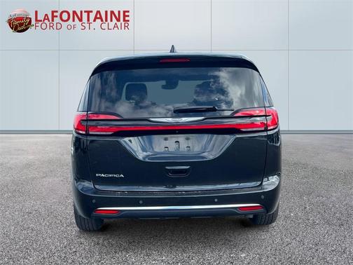 2023 Chrysler Pacifica Touring-L