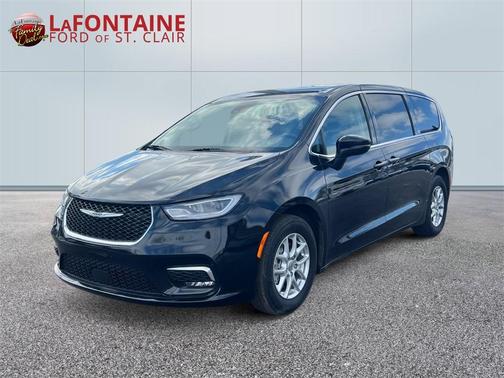 2023 Chrysler Pacifica Touring-L