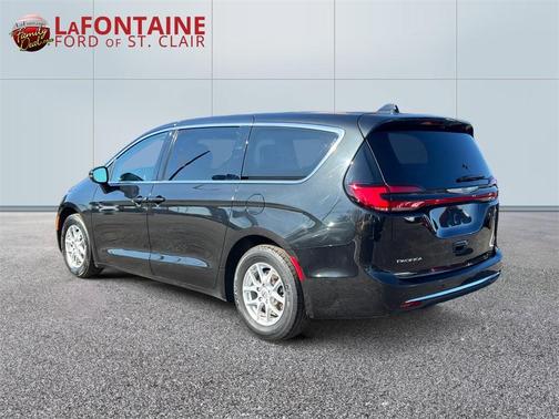 2023 Chrysler Pacifica Touring-L