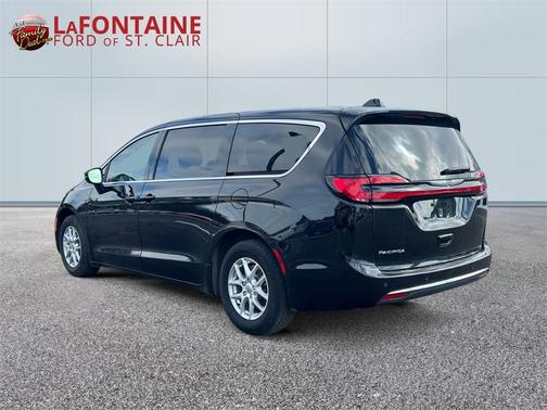 2023 Chrysler Pacifica Touring-L