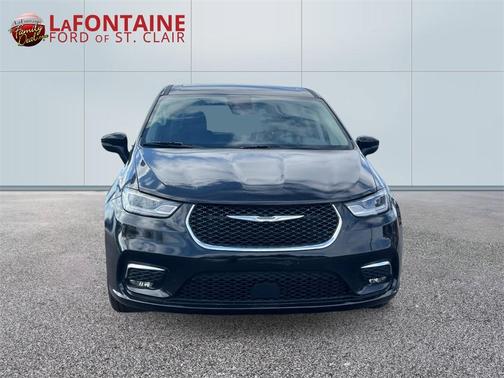 2023 Chrysler Pacifica Touring-L