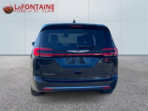 2023 Chrysler Pacifica Touring-L