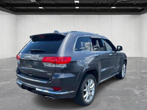 Crystal Metallic 2015 Jeep Grand Cherokee Summit
