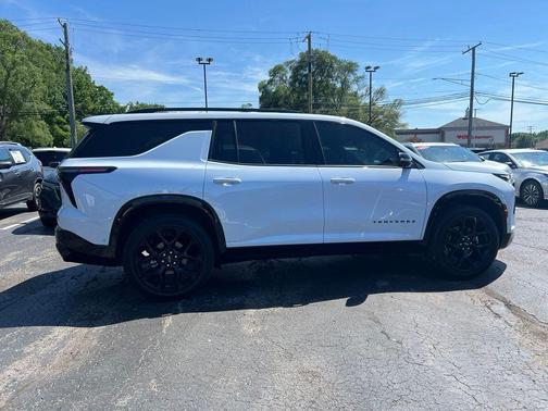 Polar White 2026 Chevrolet Traverse RS