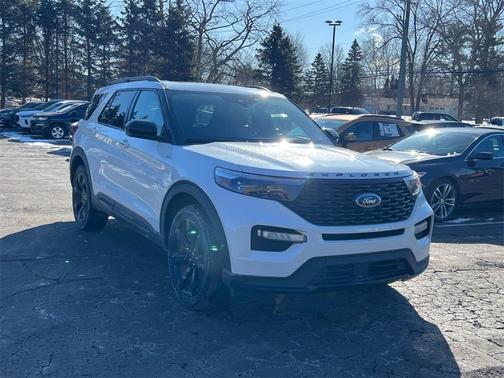 2023 Ford Explorer ST-Line