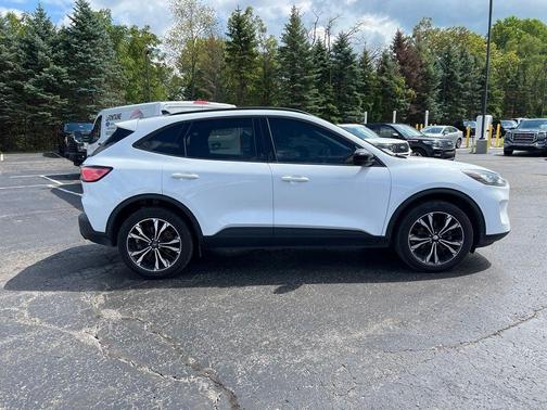 Oxford White 2022 Ford Escape SEL