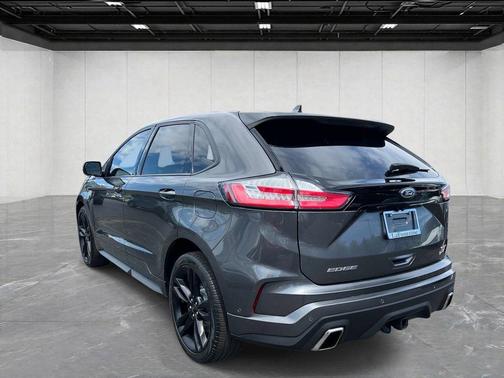 Magnetic 2019 Ford Edge ST