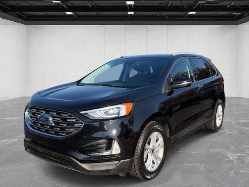 Black 2020 Ford Edge SEL