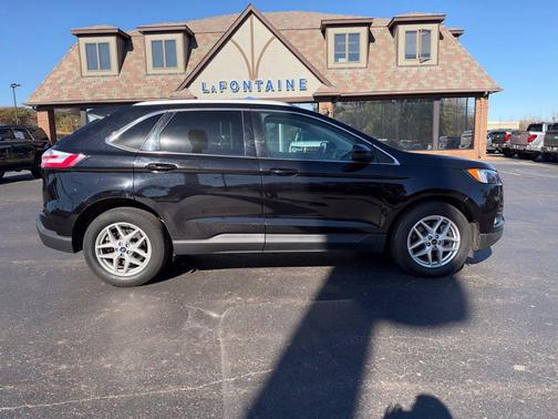 Black 2020 Ford Edge SEL