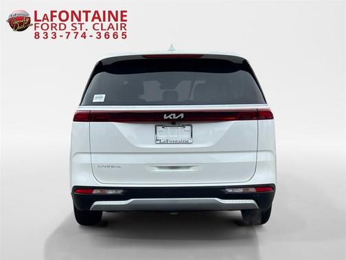 2023 Kia Carnival LX