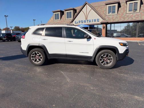 Bright White Clearcoat 2020 Jeep Cherokee Trailhawk