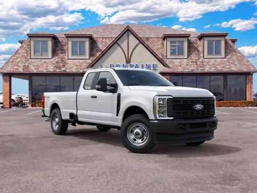 Oxford White 2027 Ford F-350 XL