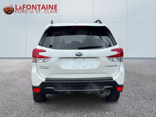 Crystal White Pearl 2020 Subaru Forester Limited
