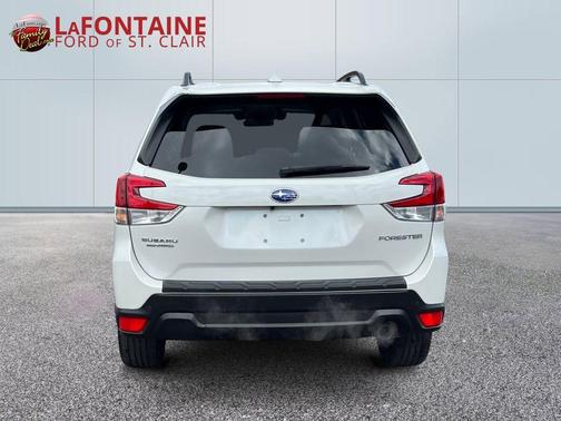Crystal White Pearl 2020 Subaru Forester Limited