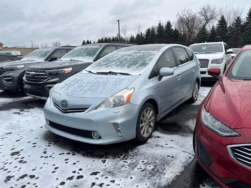 2012 Toyota Prius v Five