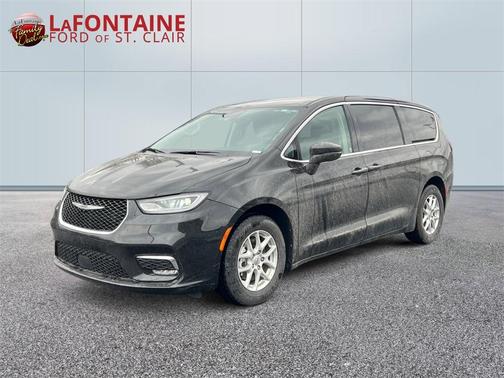 2023 Chrysler Pacifica Touring-L