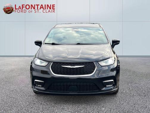 2023 Chrysler Pacifica Touring-L