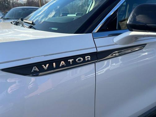 2023 Lincoln Aviator Standard AWD