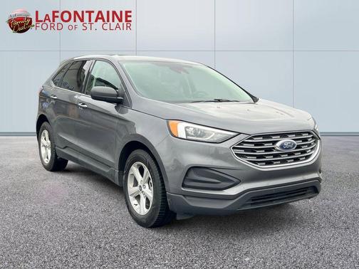 Gray Metallic 2022 Ford Edge SE