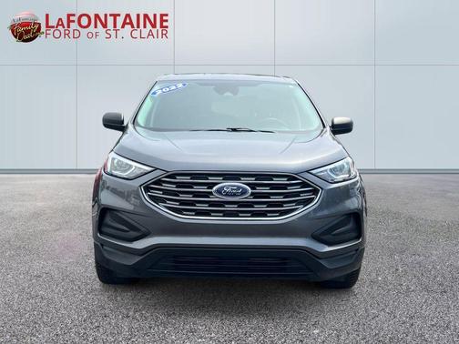 Gray Metallic 2022 Ford Edge SE