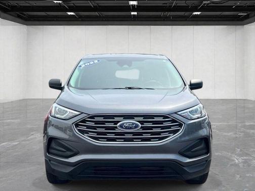 Gray Metallic 2022 Ford Edge SE