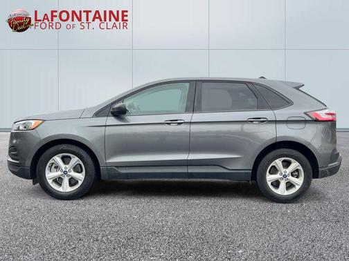 Gray Metallic 2022 Ford Edge SE