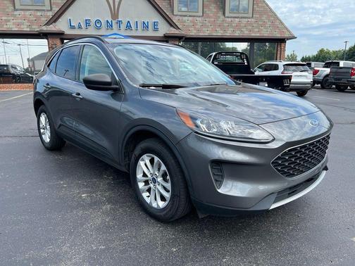 Gray Metallic 2022 Ford Escape SE