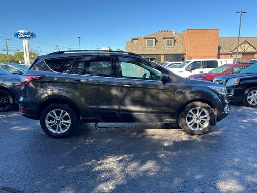 Magnetic 2018 Ford Escape SE