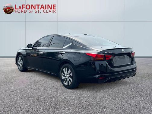 Super Black Clearcoat 2020 Nissan Altima 2.5 S