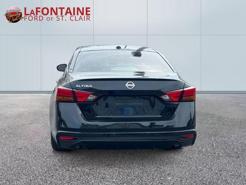 Super Black Clearcoat 2020 Nissan Altima 2.5 S