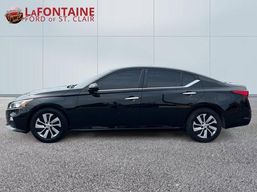 Super Black Clearcoat 2020 Nissan Altima 2.5 S