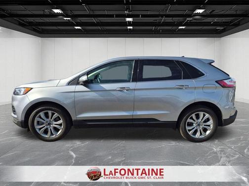 Silver Metallic 2022 Ford Edge Titanium