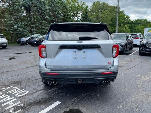 Silver Metallic 2022 Ford Explorer ST