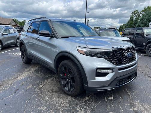 Silver Metallic 2022 Ford Explorer ST