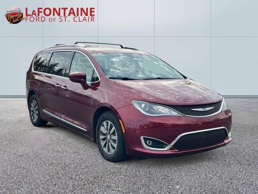 Velvet Red Pearlcoat 2019 Chrysler Pacifica Touring-L Plus