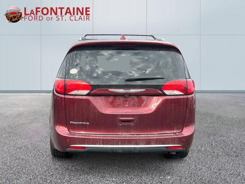 Velvet Red Pearlcoat 2019 Chrysler Pacifica Touring-L Plus