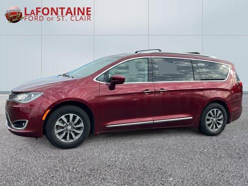 Velvet Red Pearlcoat 2019 Chrysler Pacifica Touring-L Plus