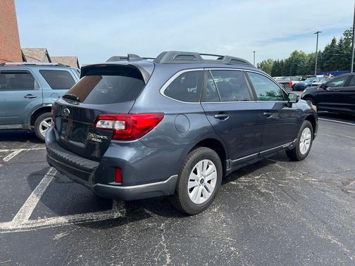 Carbide Gray Metallic 2017 Subaru Outback 2.5i Premium