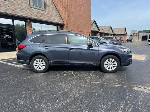 Carbide Gray Metallic 2017 Subaru Outback 2.5i Premium