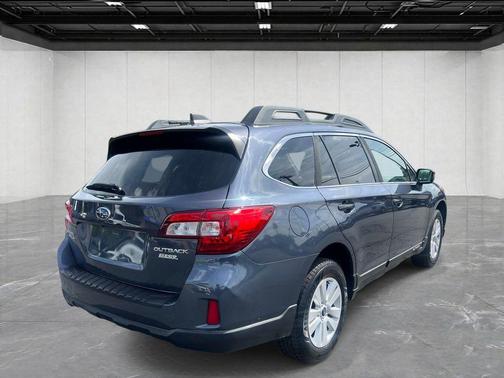 Carbide Gray Metallic 2017 Subaru Outback 2.5i Premium