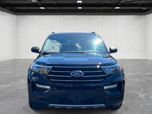 Black Metallic 2024 Ford Explorer XLT
