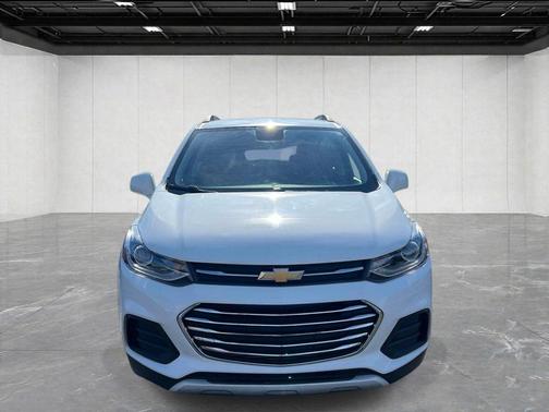 Summit White 2020 Chevrolet Trax LT