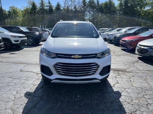 Summit White 2020 Chevrolet Trax LT