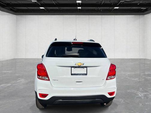 Summit White 2020 Chevrolet Trax LT