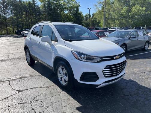 Summit White 2020 Chevrolet Trax LT