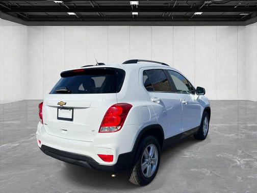 Summit White 2020 Chevrolet Trax LT
