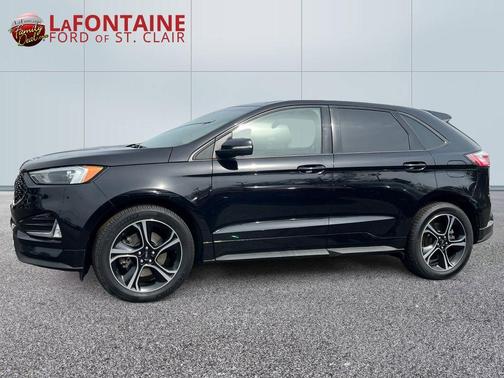 Black 2020 Ford Edge ST