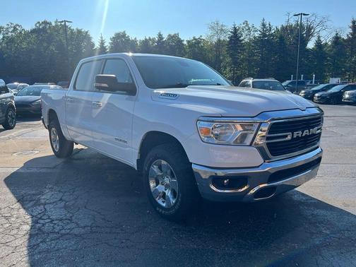 Bright White Clearcoat 2019 RAM 1500 Big Horn