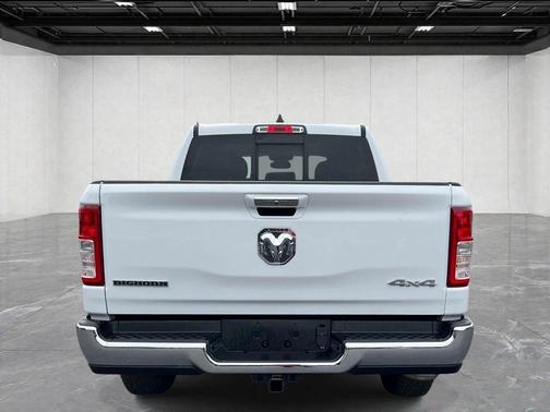 Bright White Clearcoat 2019 RAM 1500 Big Horn
