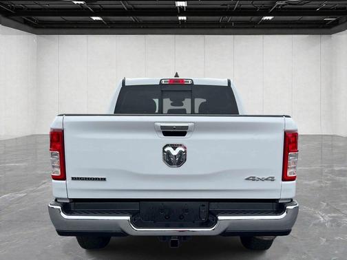 Bright White Clearcoat 2019 RAM 1500 Big Horn